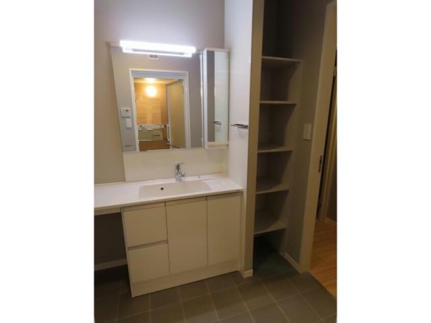  シャーメゾンアルバス新山口