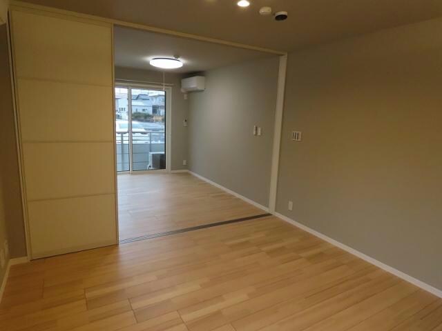  シャーメゾンアルバス新山口