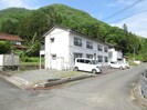 サンプラスの外観