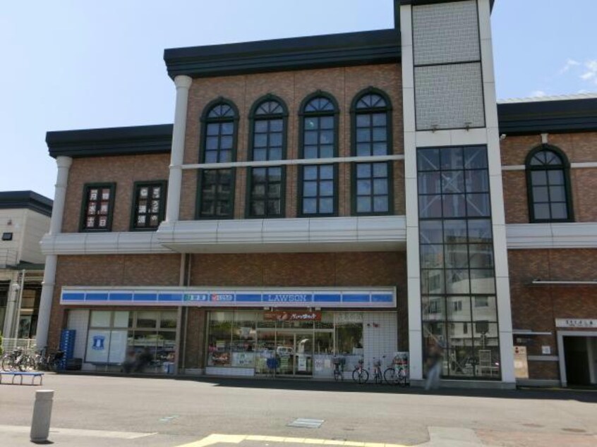 ローソン坂戸駅北口店(コンビニ)まで219m クアトロエスペランサ