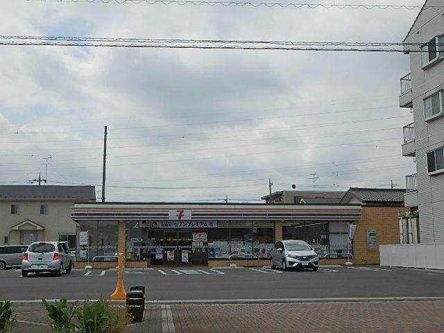 セブンイレブン高坂駅西口店(コンビニ)まで834m キャンパスビレッジ高坂