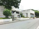 鶴ヶ島市立図書館南分室(図書館)まで698m ルネス　エスポワール