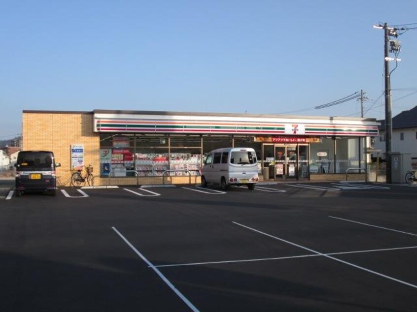 セブン-イレブン 東広島西条下見北店(コンビニ)まで973m セントラルコーポＪ