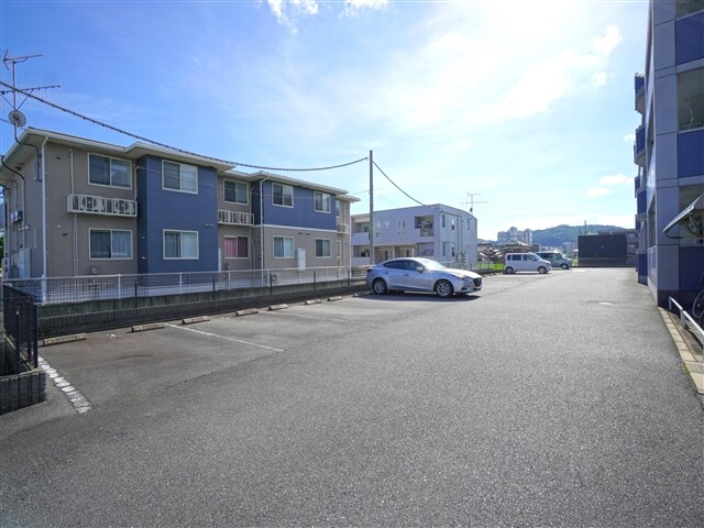 駐車場 Ｖｉｆ．ｃｈａｒｍａｎｔ