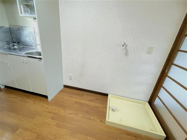 冷蔵庫置場 リバーサイド福村　II