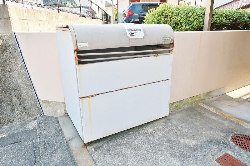 ごみステーション リヴェール中央