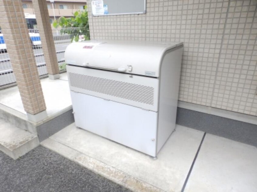 敷地内ゴミステーション サニーフラット