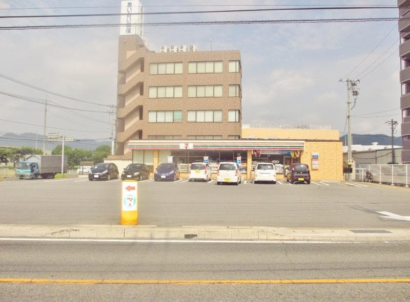 セブン-イレブン 東広島西条中央４丁目店(コンビニ)まで284m グランソーレ
