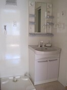 洗面台・洗濯機置場 アザレアコートアミカA