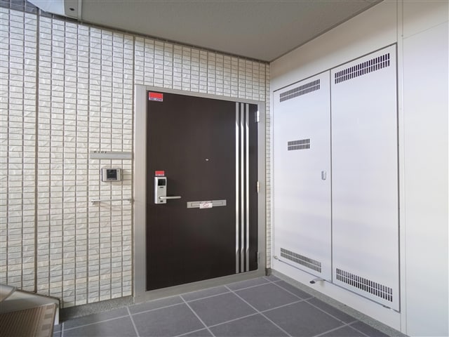 玄関 シャンテピエールII　B棟