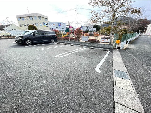 敷地内駐車場 シャンテピエールII　B棟