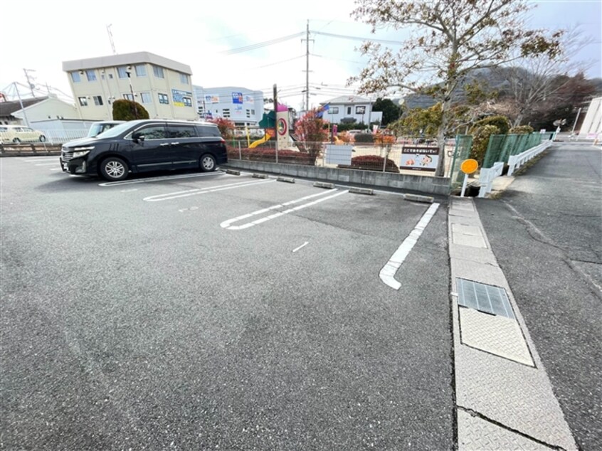 敷地内駐車場 シャンテピエールII　B棟