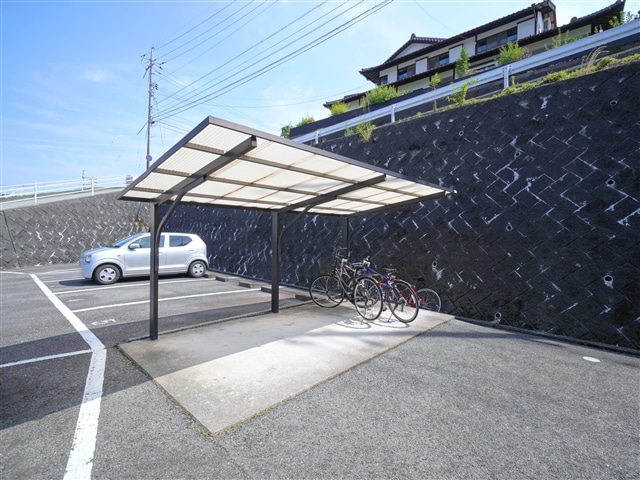 駐輪場 サニークレスト