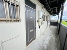 玄関外 カルチェラタンC