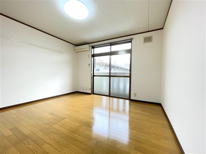 居室 サンヒルズB棟