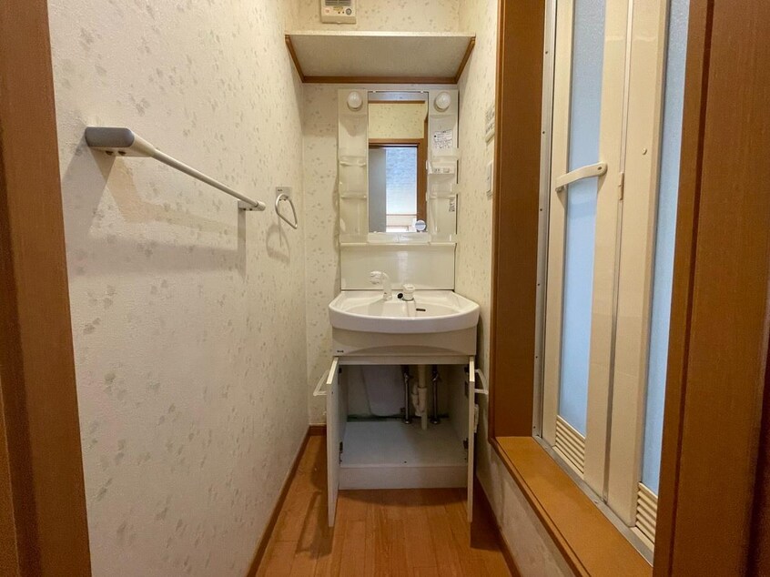 洗面台収納 シャレーコーセイ壱番館