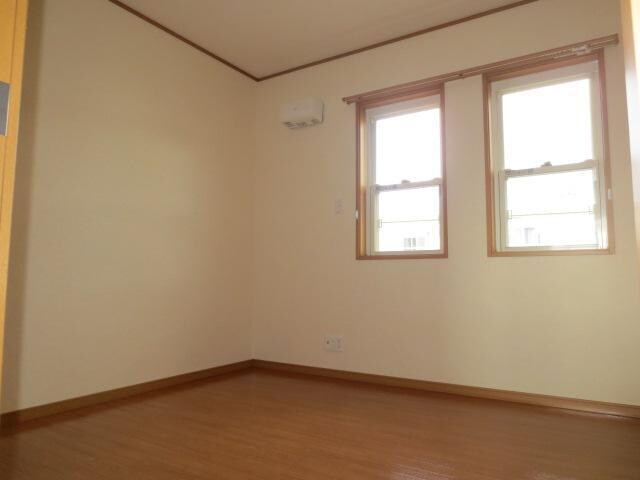 ６帖洋室 シャレーコーセイ弐番館