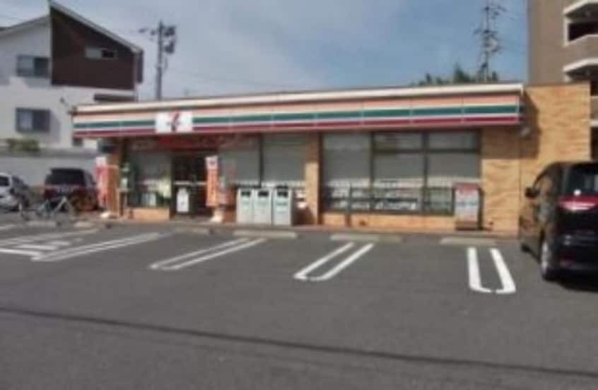 セブン-イレブン 東広島西条下見鴻の巣店(コンビニ)まで506m 【2026年春入居】スチューデントハウス
