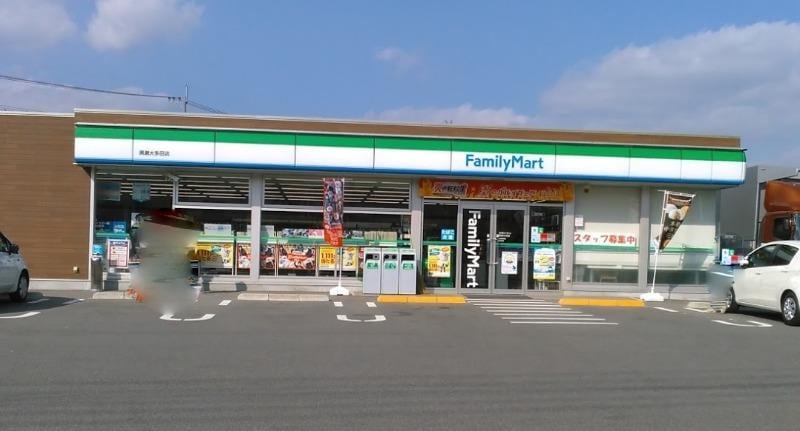 ファミリーマート 黒瀬大多田店(コンビニ)まで1673m フレシール