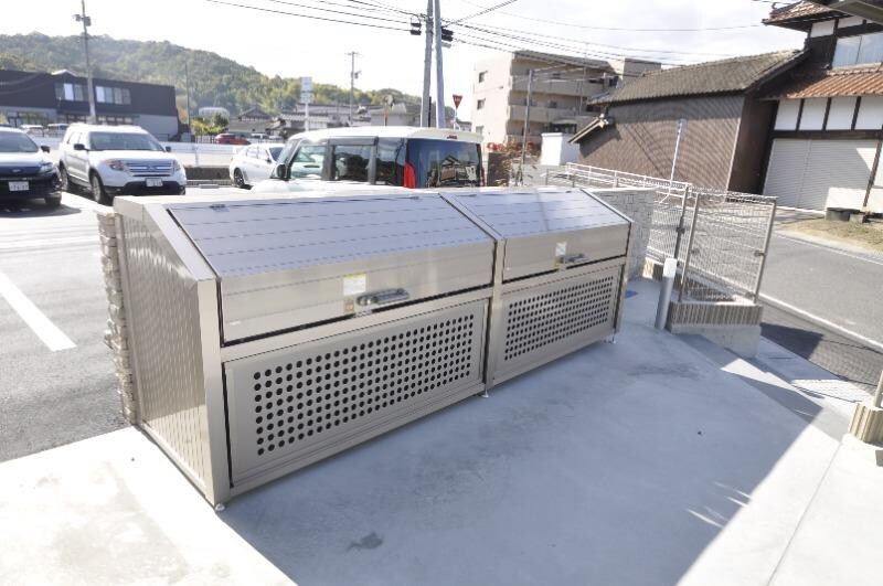 敷地内ゴミステーション グラン　シャルールK