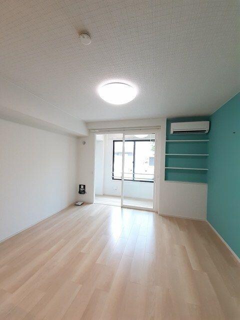  ヴィラ・イースト