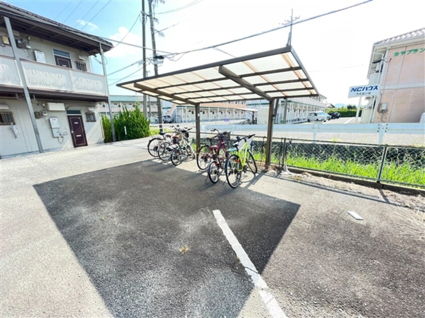 駐輪場 カルチェラタンA