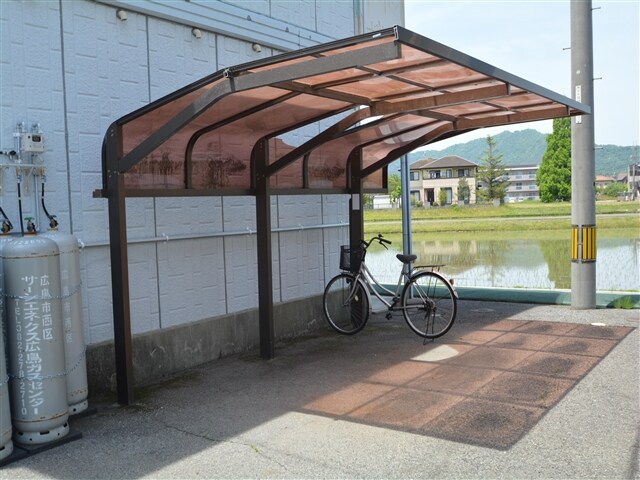 駐輪場 グランドフォーレC棟