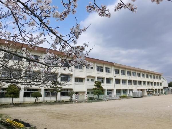 東広島市立郷田小学校(小学校)まで2600m エスポワール鏡山