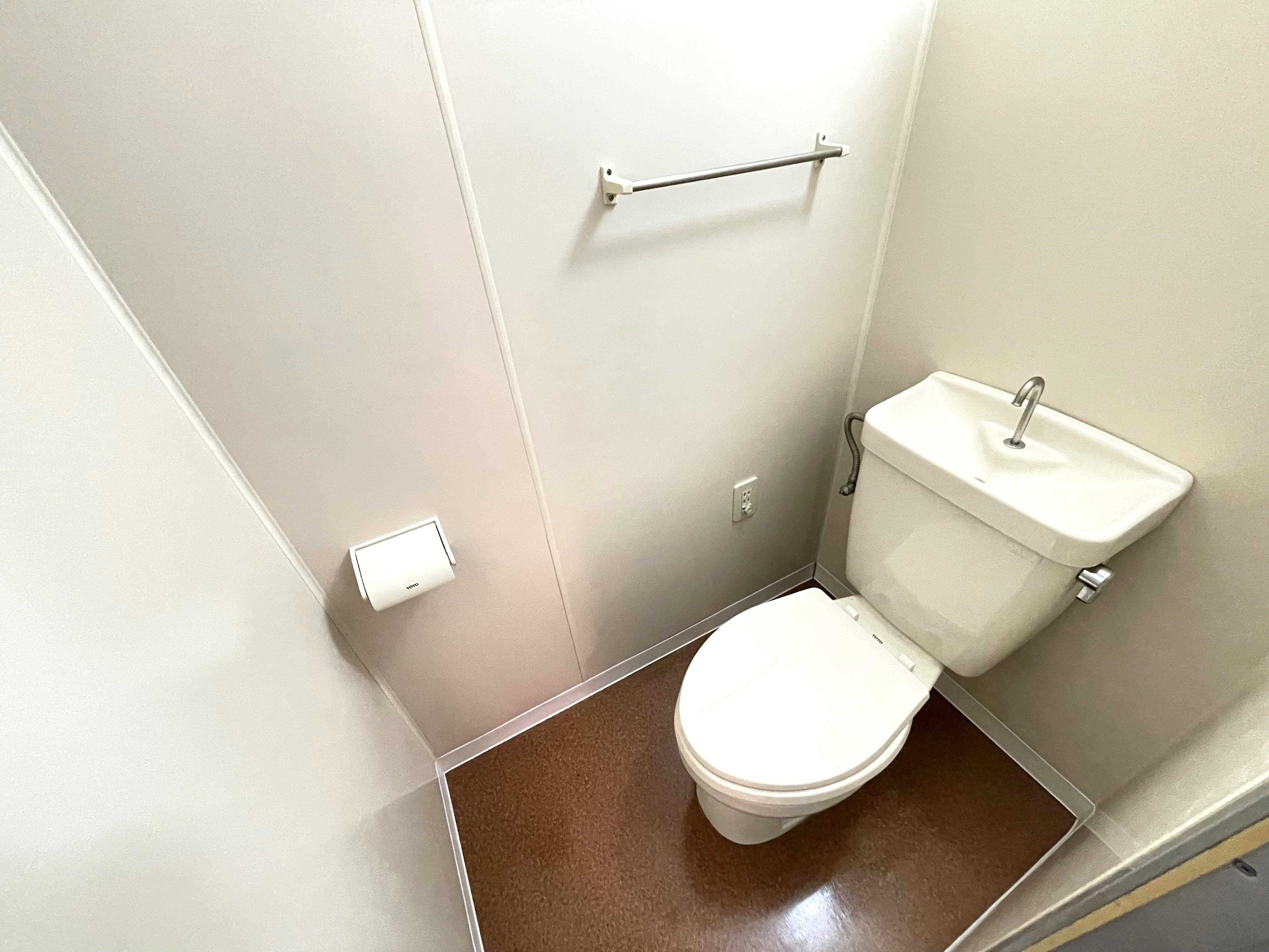 トイレ コモド西条