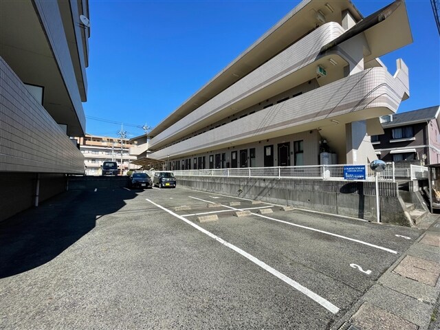 敷地内駐車場 アルカディアIII