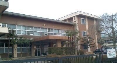 福島市立福島第三小学校(小学校)まで1317m シュロス・キーファーベルク