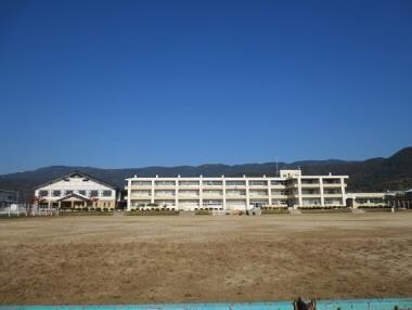 国見町立県北中学校(中学校/中等教育学校)まで1348m コーポ宮前（2号室、3号室）
