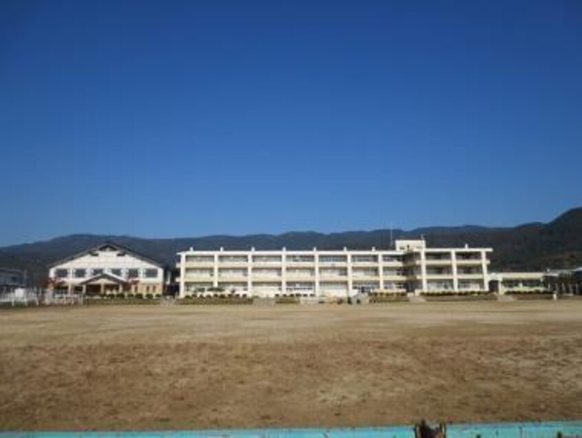 国見町立県北中学校(中学校/中等教育学校)まで1348m コーポ宮前（2号室、3号室）
