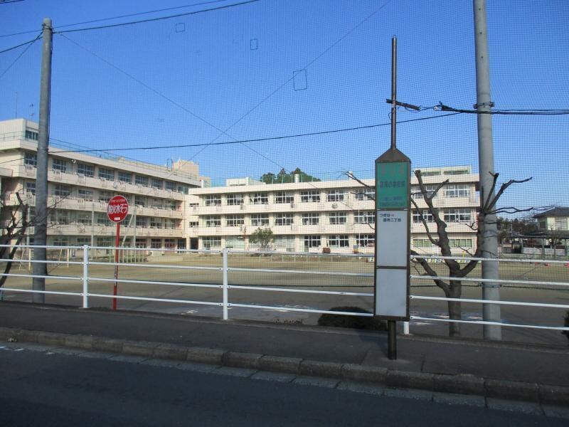 国見小学校(小学校)まで500m 石川貸家（国見）