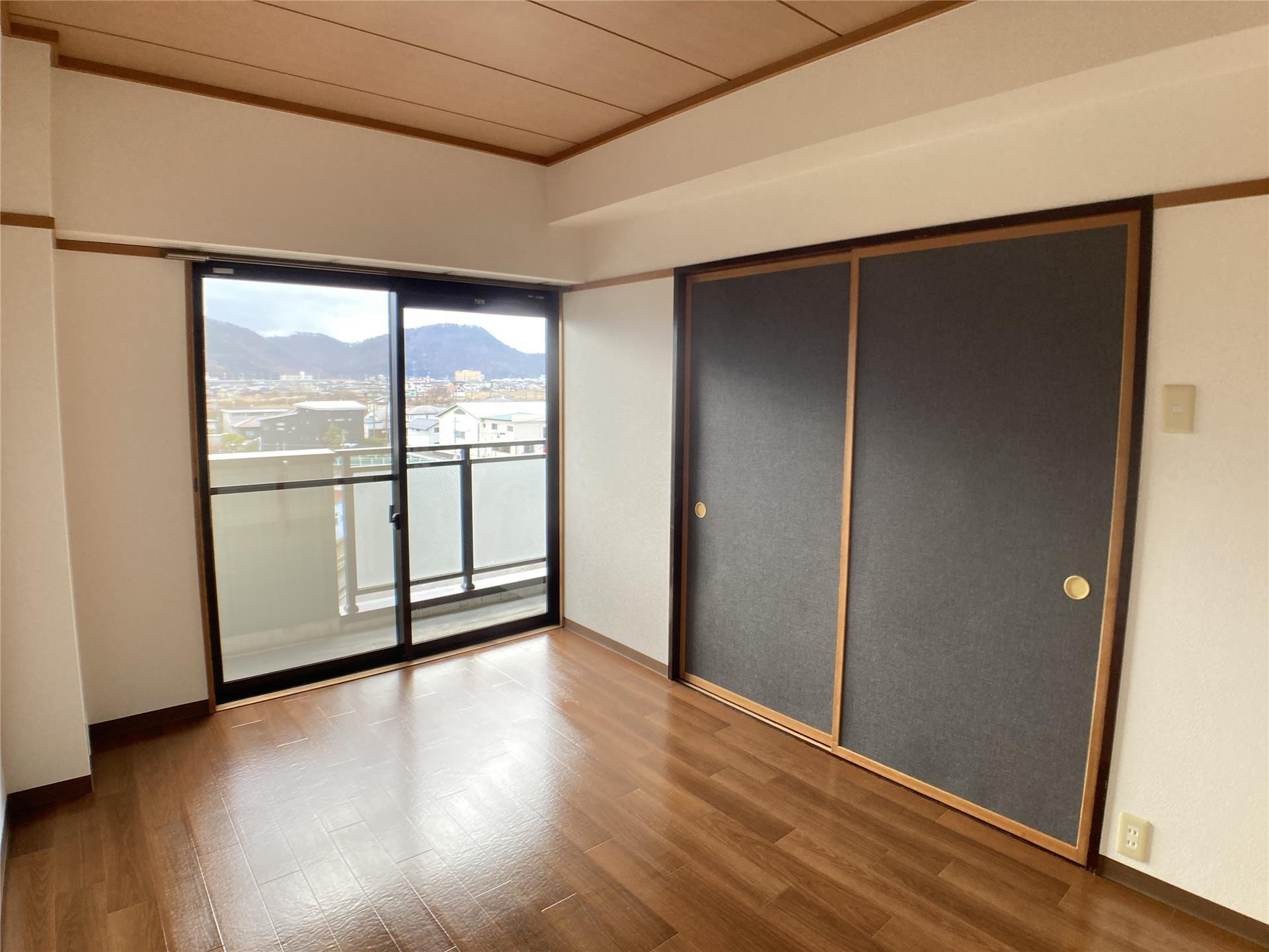  グランエメロード