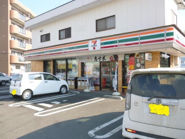 セブンイレブン(コンビニ)まで400m エッセンシャル岡部