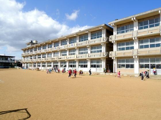 瀬上小学校(小学校)まで500m ぐりーんふらっつ