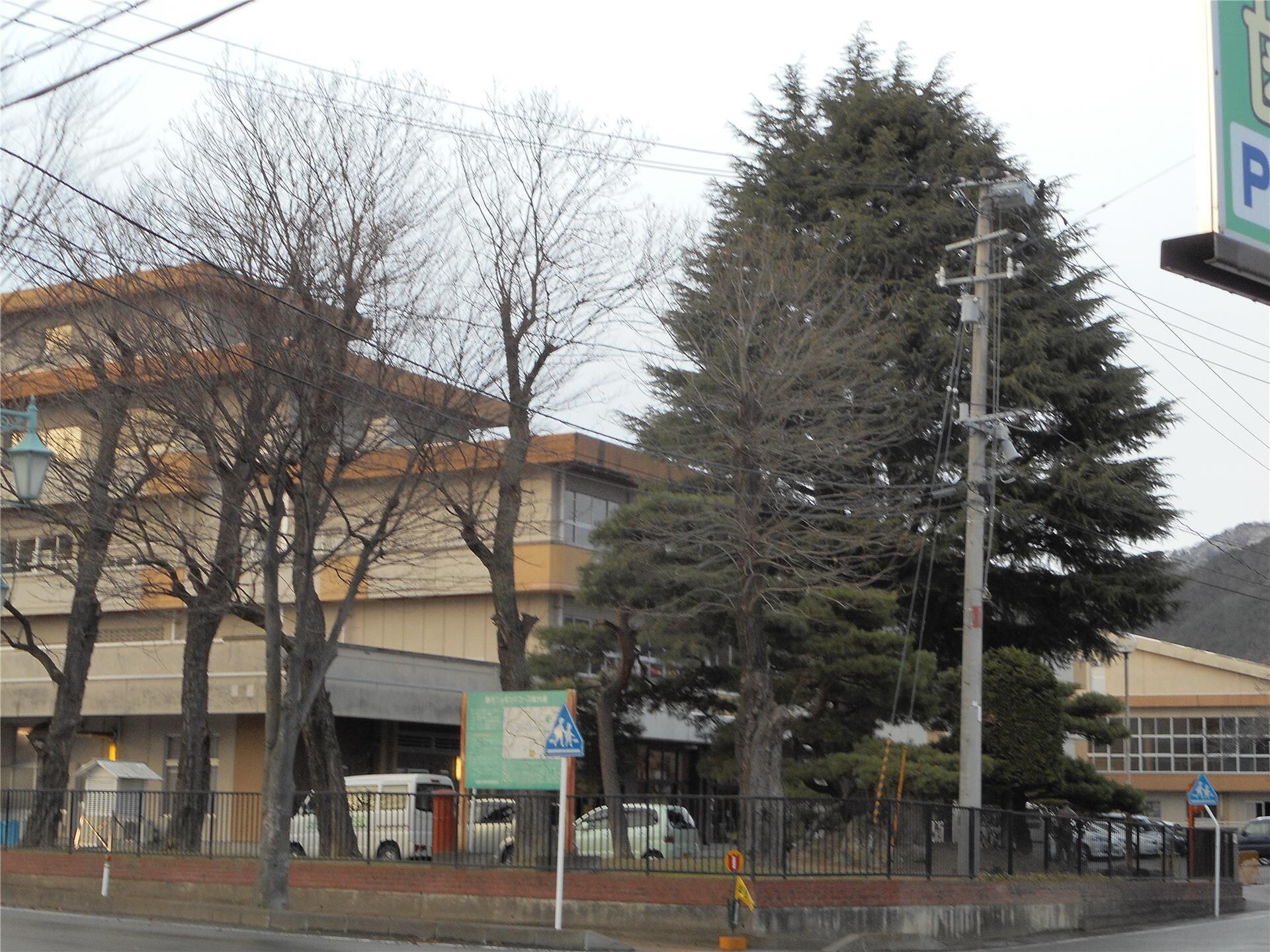 福島市立飯坂小学校(小学校)まで1232m リバーサイド月崎B