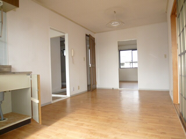 リビング サンハイツ秋山Ｂ