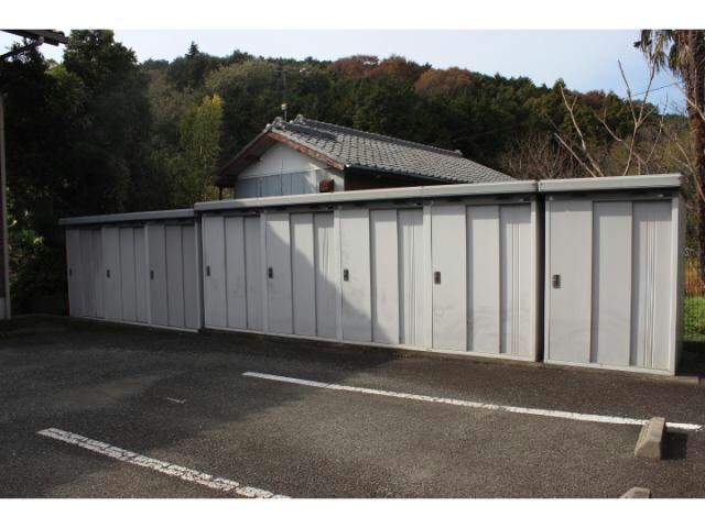 トランクルーム ロイヤルプラザ渡辺