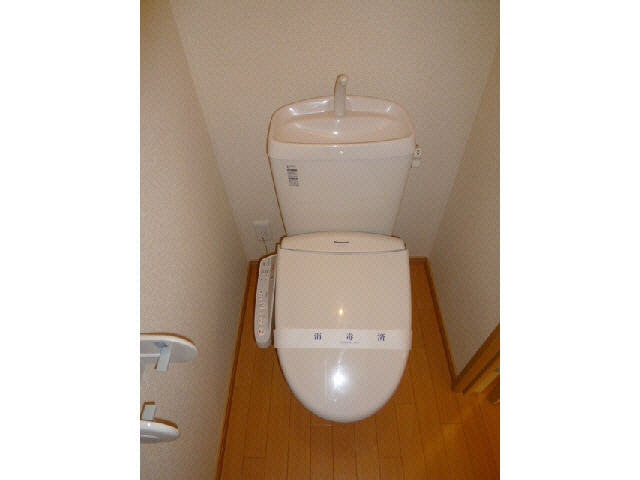 トイレ ラコリンヌ　ダボンドンス