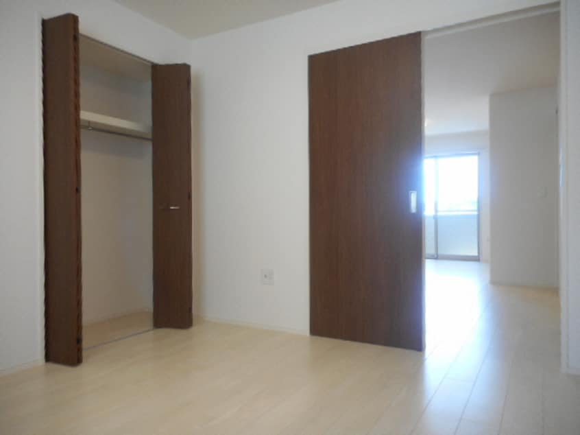 洋室 パールブライト