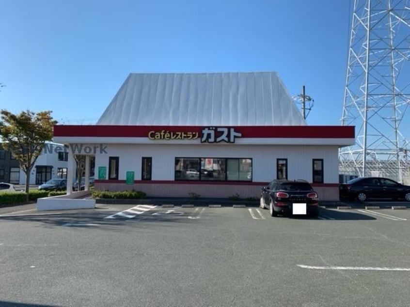 ガスト豊橋江島店（から好し取扱店）(その他飲食（ファミレスなど）)まで794m アメニティ飯野