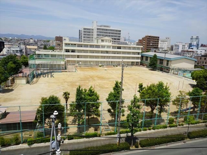 豊橋市立羽根井小学校(小学校)まで1240m コスモ21有楽