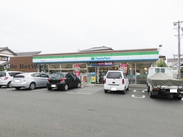 ファミリーマート豊橋小鷹野店(コンビニ)まで885m セザンヌ小鷹野Ⅱ