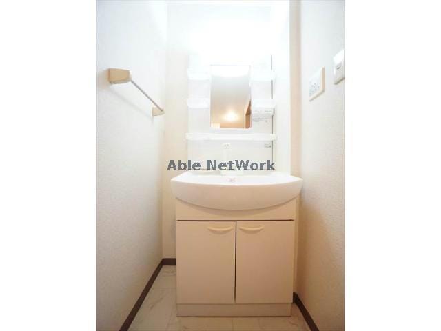 同型 ホワイトハウス草間