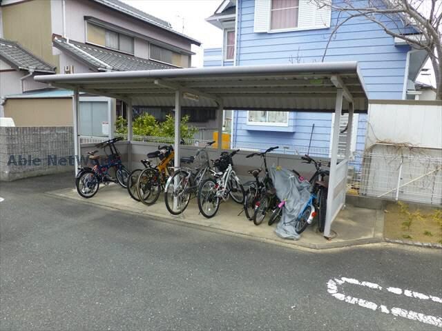  フォーリスト　ヒルズ　Ａ・Ｂ
