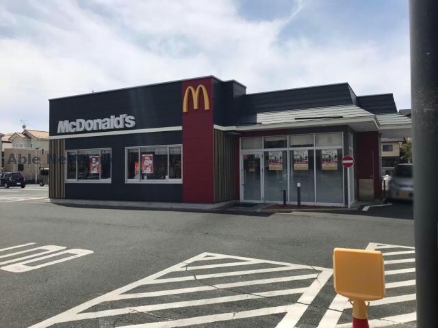 マクドナルド豊橋牛川店(その他飲食（ファミレスなど）)まで702m シャーメゾン東田中郷