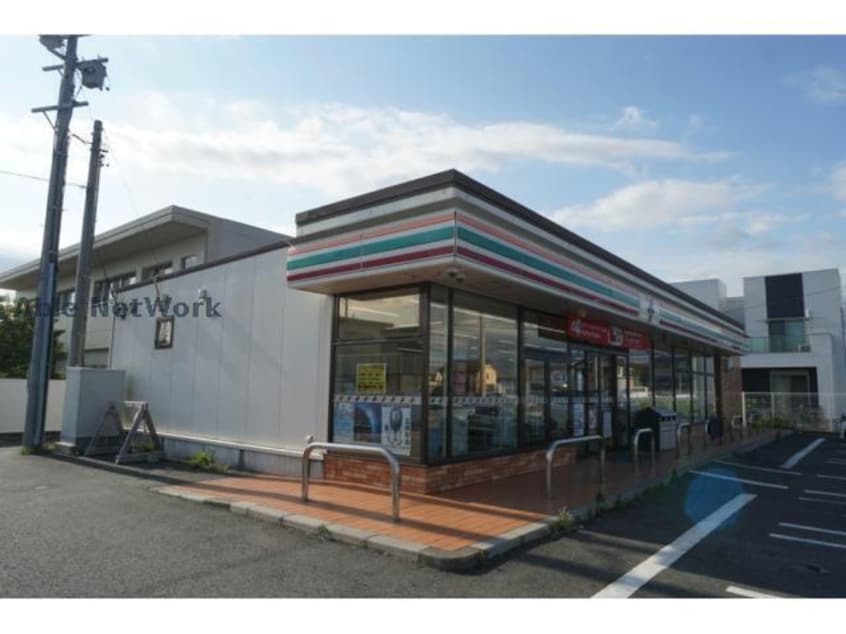 セブンイレブン豊橋高洲町店(コンビニ)まで400m ライラックＡ・Ｂ