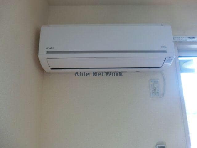  AXIS